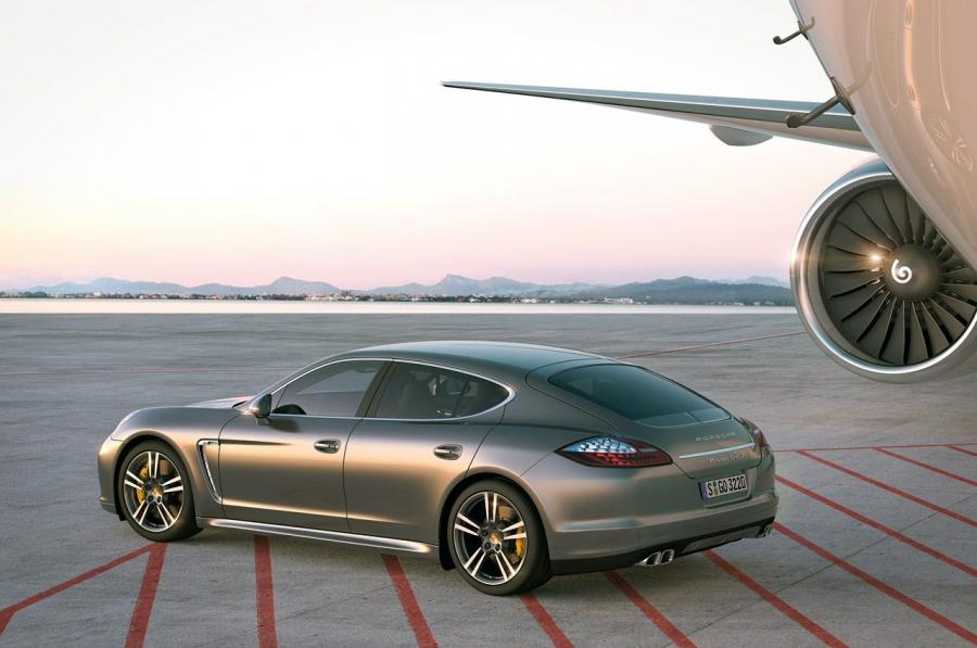  Porsche Panamera Turbo S 2011 года  (фото 4 из 51)